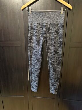 Gymshark Camo Leggings – Size M